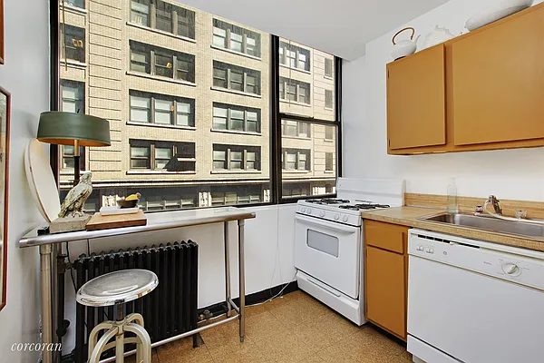 Sold by Corcoran | media 16