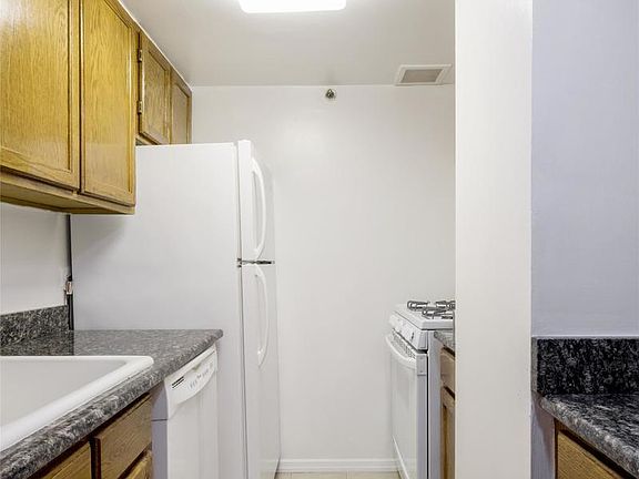 5th image of 215 W 84th St APT 210