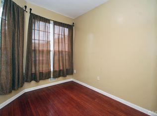 57 Woods Edge Ct, Parlin, NJ 08859