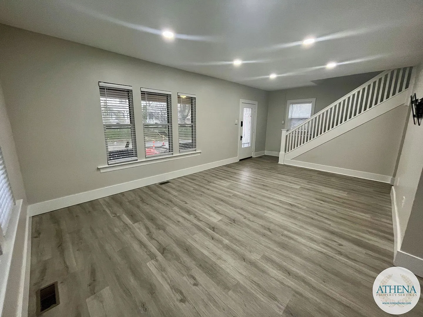 5 Bedroom / 2 Bath House - Near Semo's Campus, W/D & Lawn Care Included — Photo 3