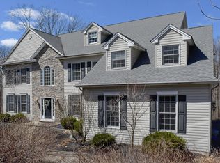 25 Kern Dr, Flanders, NJ 07836