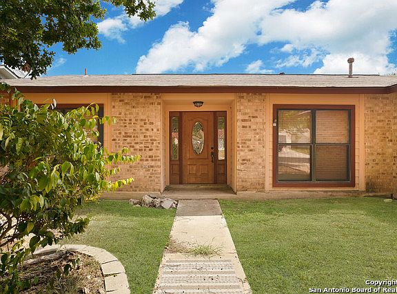 4th image of 834 Robinair Dr