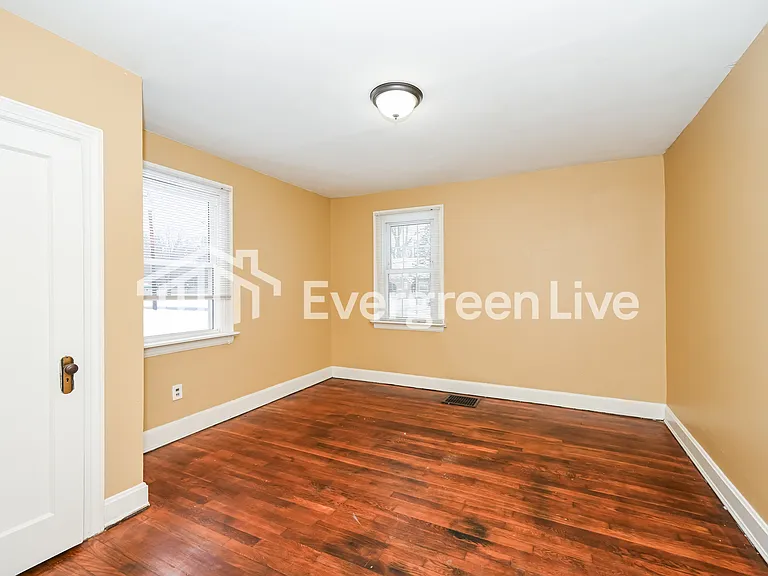 7052 Clovernook Ave — Photo 12