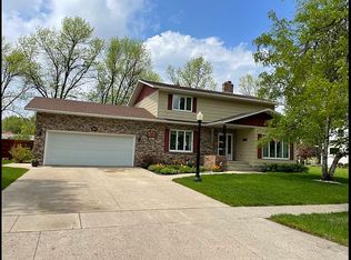 1429 Western Ave, Grafton, ND 58237