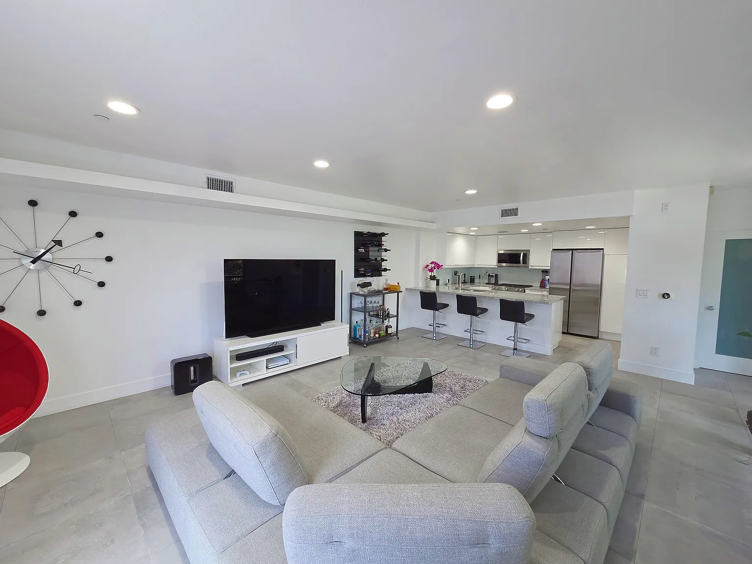 2 bed, 1888 sqft, $8,000 — Photo 4