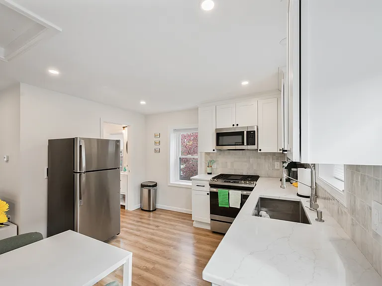 101 E Manning St #2 — Photo 4