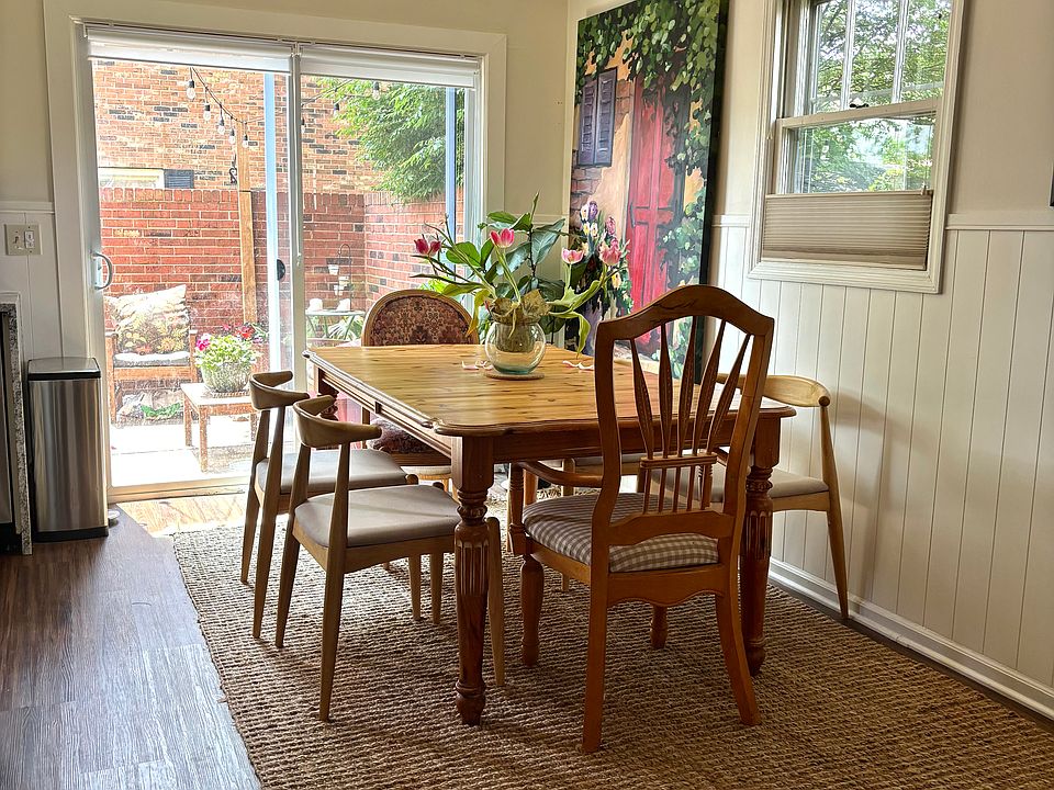 Dining area separates kitchen from living room