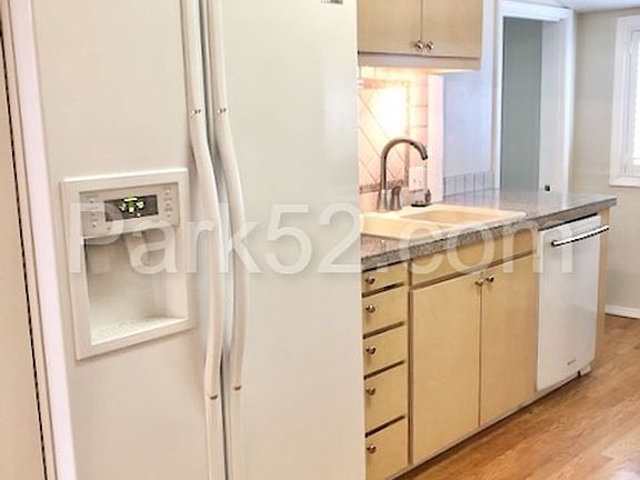 3rd image of 4621 N Mullen St