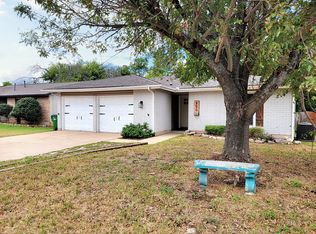 900 Cactus Dr, Round Rock, TX 78681