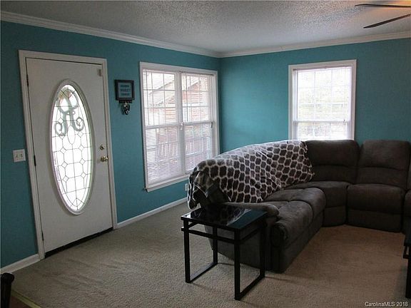 5th image of 222 Windsor Ct