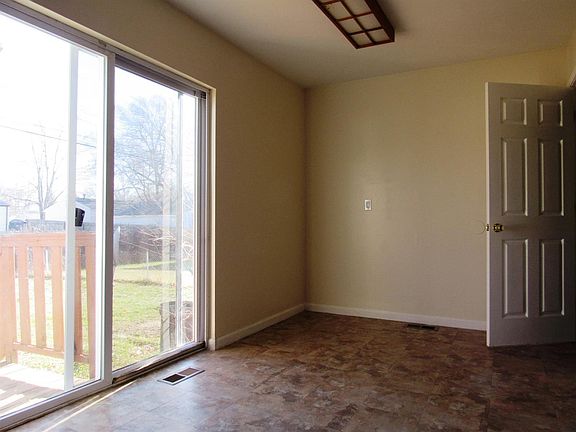 5th image of 1081 Nash Ave