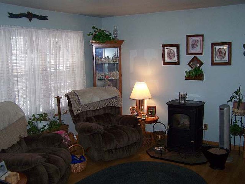 2nd image of 13 JAMES Lane
