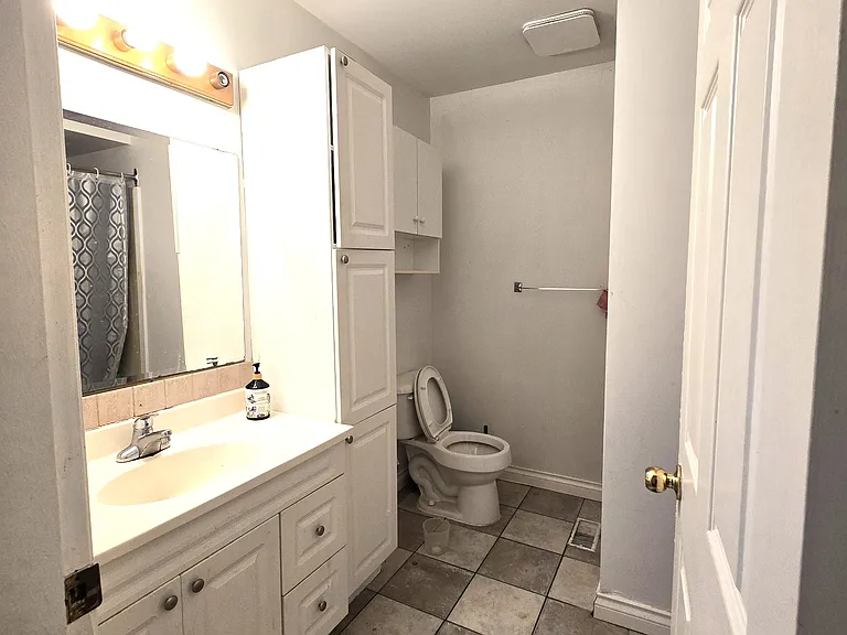 2707 Vian St — Photo 11