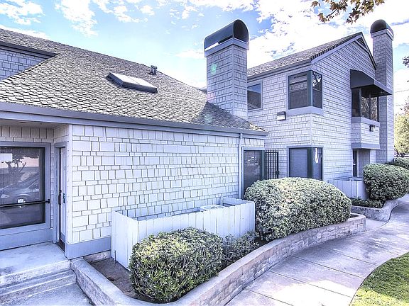 222 Lockford Exterior Pic2_03122025