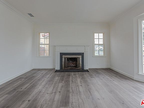 5th image of 2116 W 93rd St