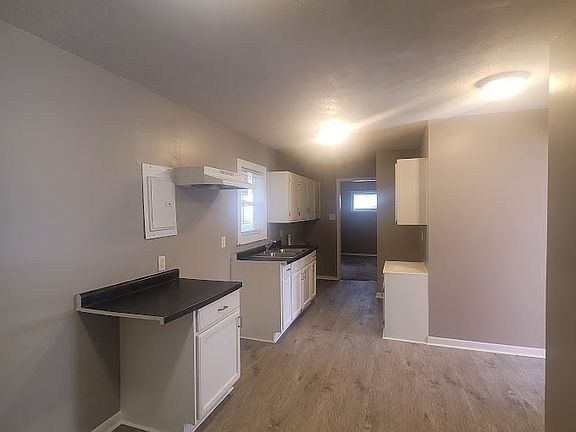 3rd image of 4001 N Webster Ave