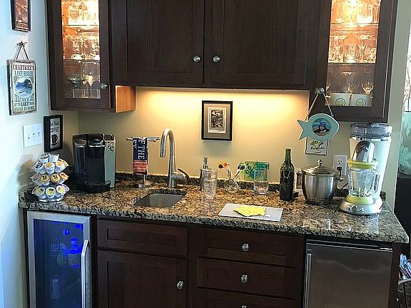 3rd image of 452 Lake Point Dr