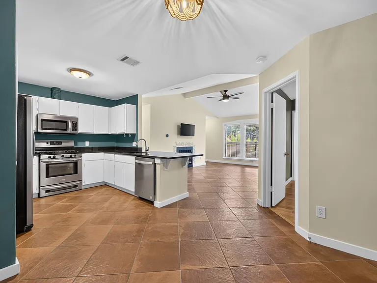801 Kavanagh Dr — Photo 12