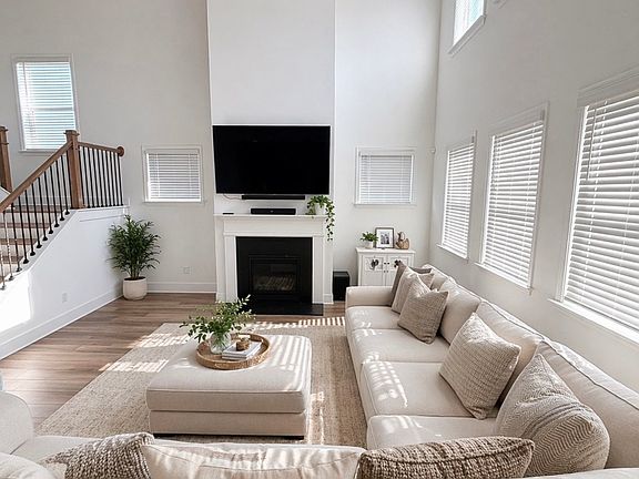 2nd image of 8 Andalusa Ct