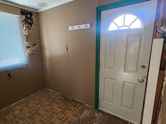 4th image of 5010 51st St