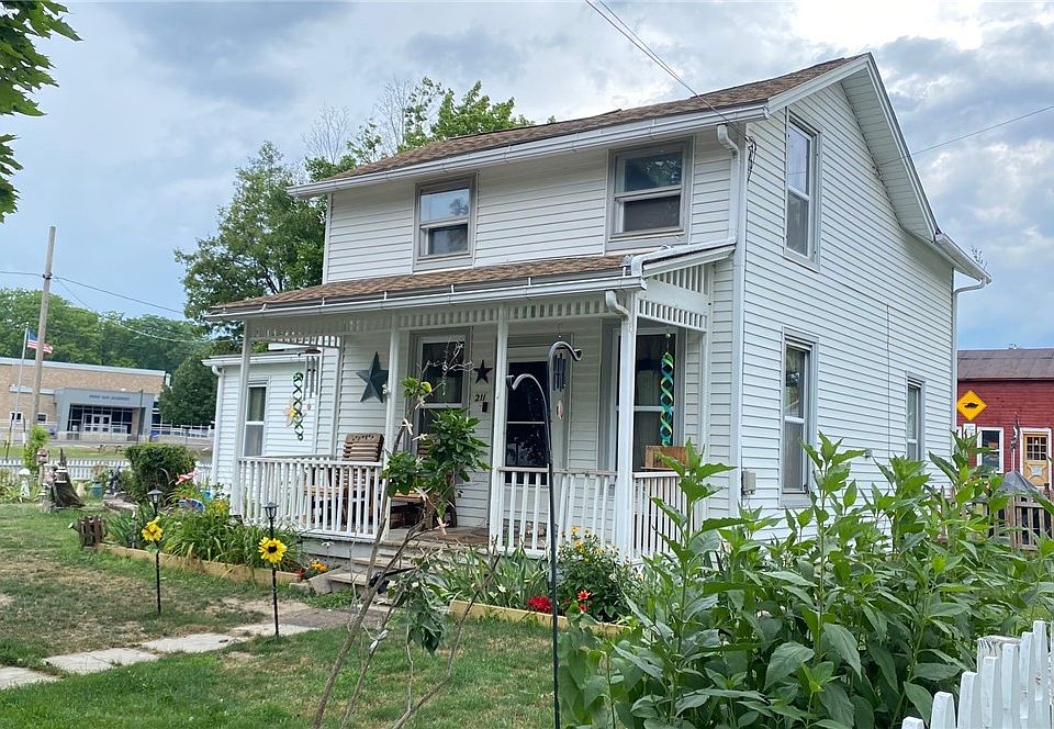 1st image of 211 Court St