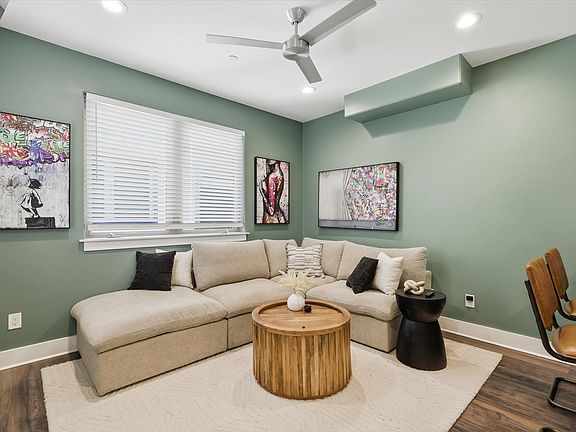 3rd image of 1118 Galveston Ave #5