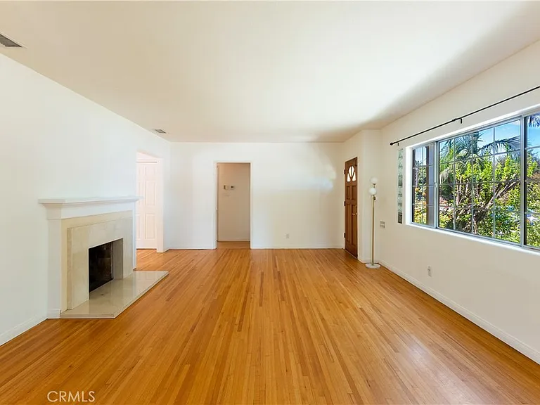 4722 Ventura Canyon Ave — Photo 6