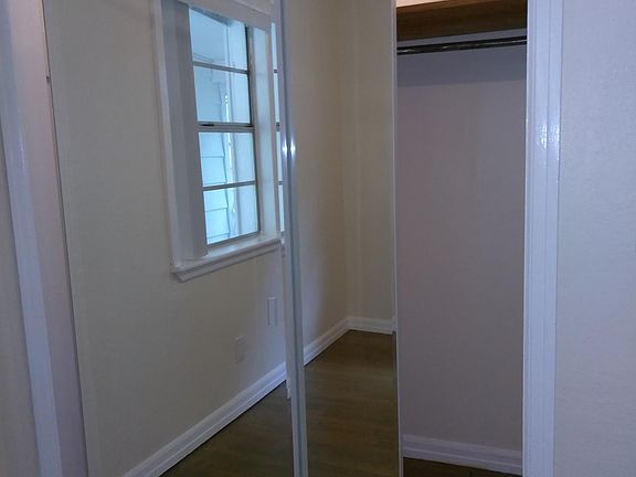 4th image of 1001 Taylor St