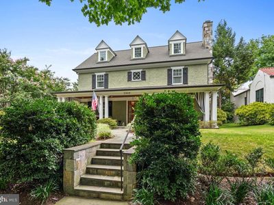 3909 Thornapple St, Chevy Chase, MD, 20815