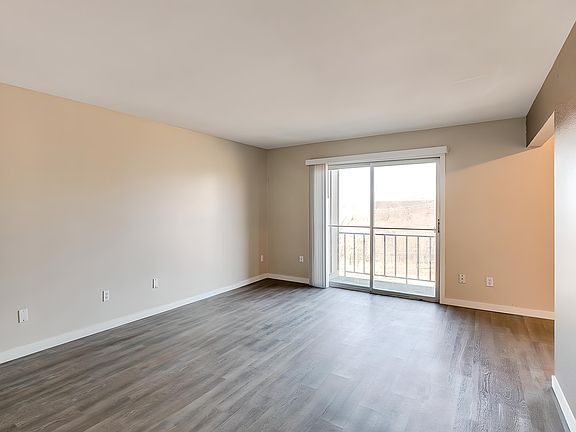 5th image of 920 Summit Ave #5365f3466