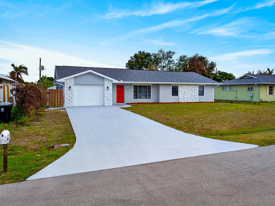 1st image of 214 SE Duval Avenue