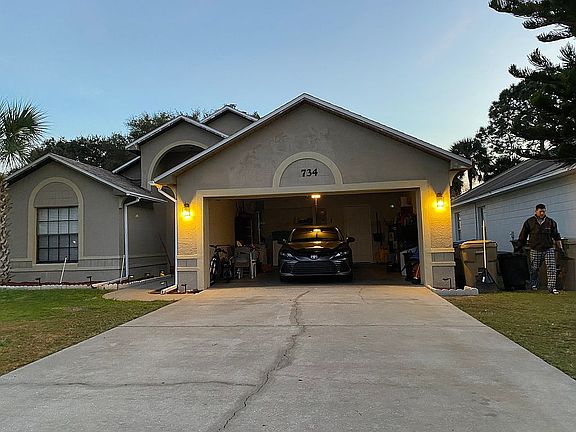 2nd image of 734 Country Woods Cir