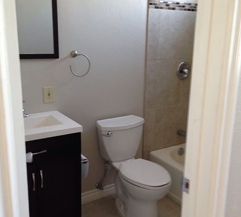 4th image of 3987 Illinois St #3