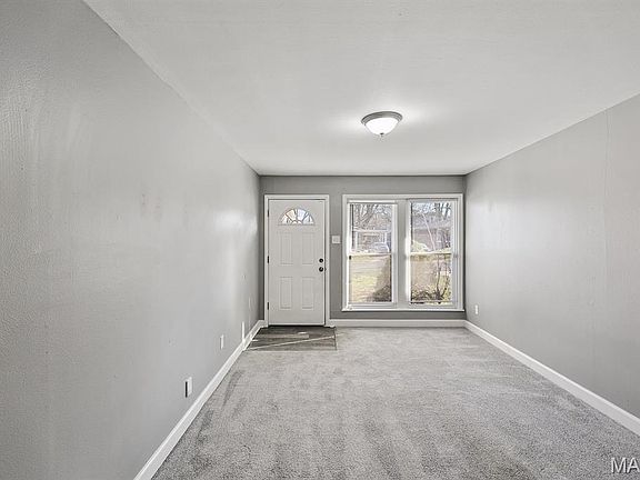 4th image of 305 Saint Eugene Ln