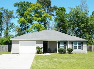 425 Bryson Cir, Hahira, GA 31632