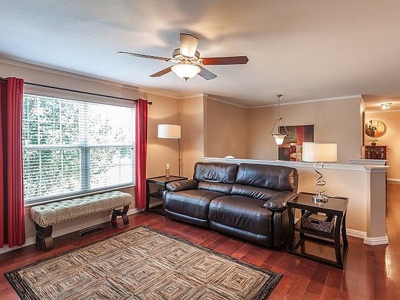 3rd image of 7136 Tyner Crossing Dr