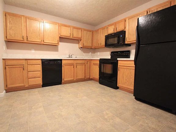5th image of 836 Cobbler Ln E