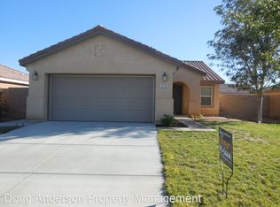 3118 E Newgrove St, Lancaster, CA 93535