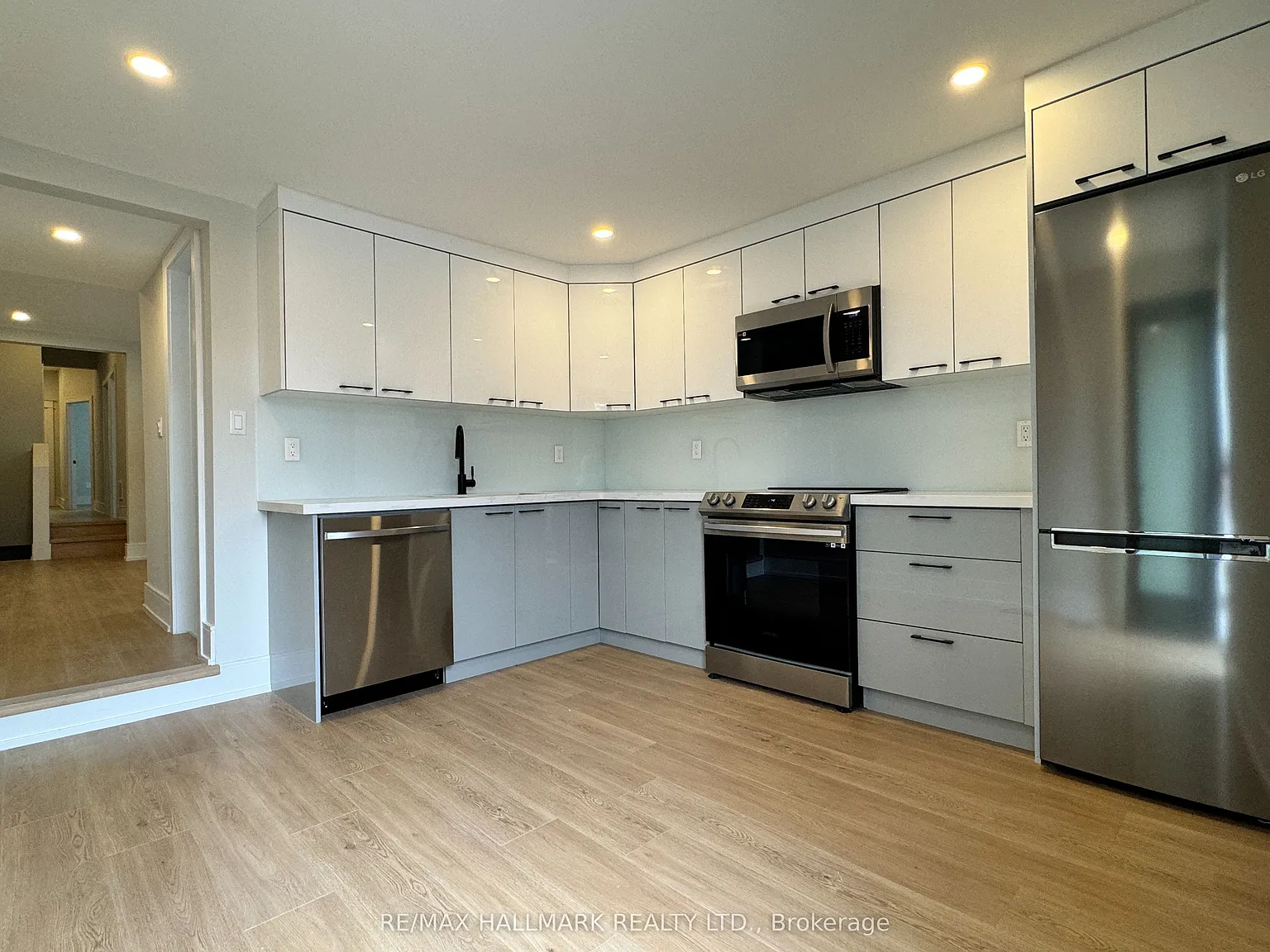 3 bed, $4,100 — Photo 1