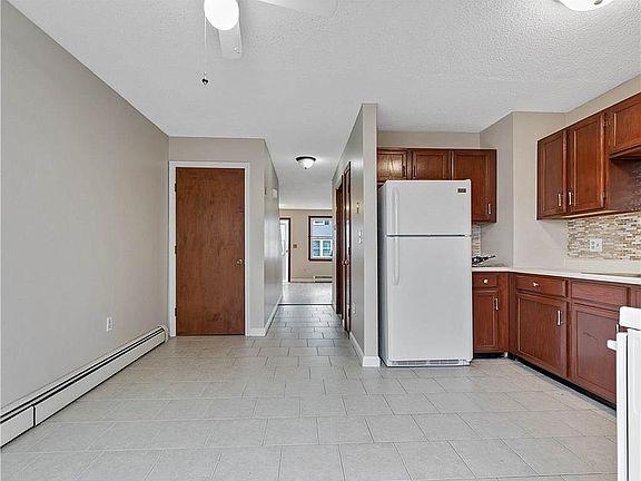 5th image of 300 York Ave APT 6