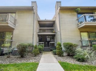 38 Sam Bonnell Dr, Clinton, NJ 08809