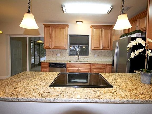 4th image of 1803 Sunrise Blvd