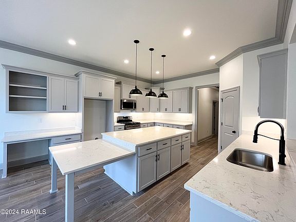 4th image of 100 Eagleston St