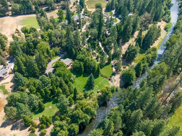 13719 Highway 238, Jacksonville, OR 97530