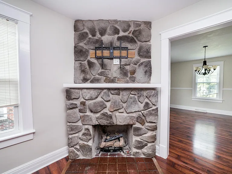 310 Sussex St — Photo 14