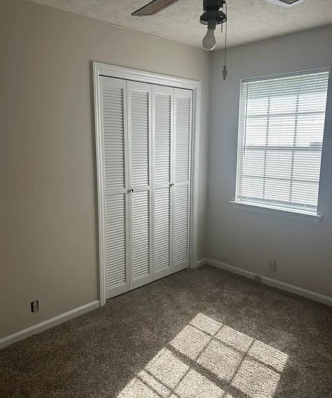 811 Lakeview Ct — Photo 23