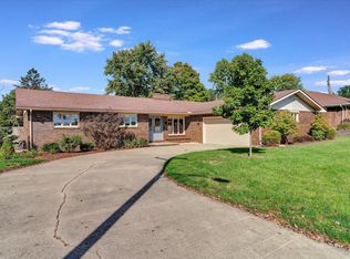 806 E Kratz Rd, Monticello, IL 61856