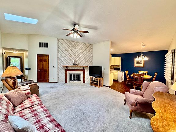 2nd image of 802 Philadelphia Dr