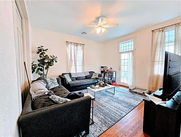 3935 Coliseum St — Photo 3