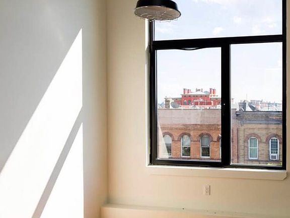 4th image of 277 Irving Ave #4A